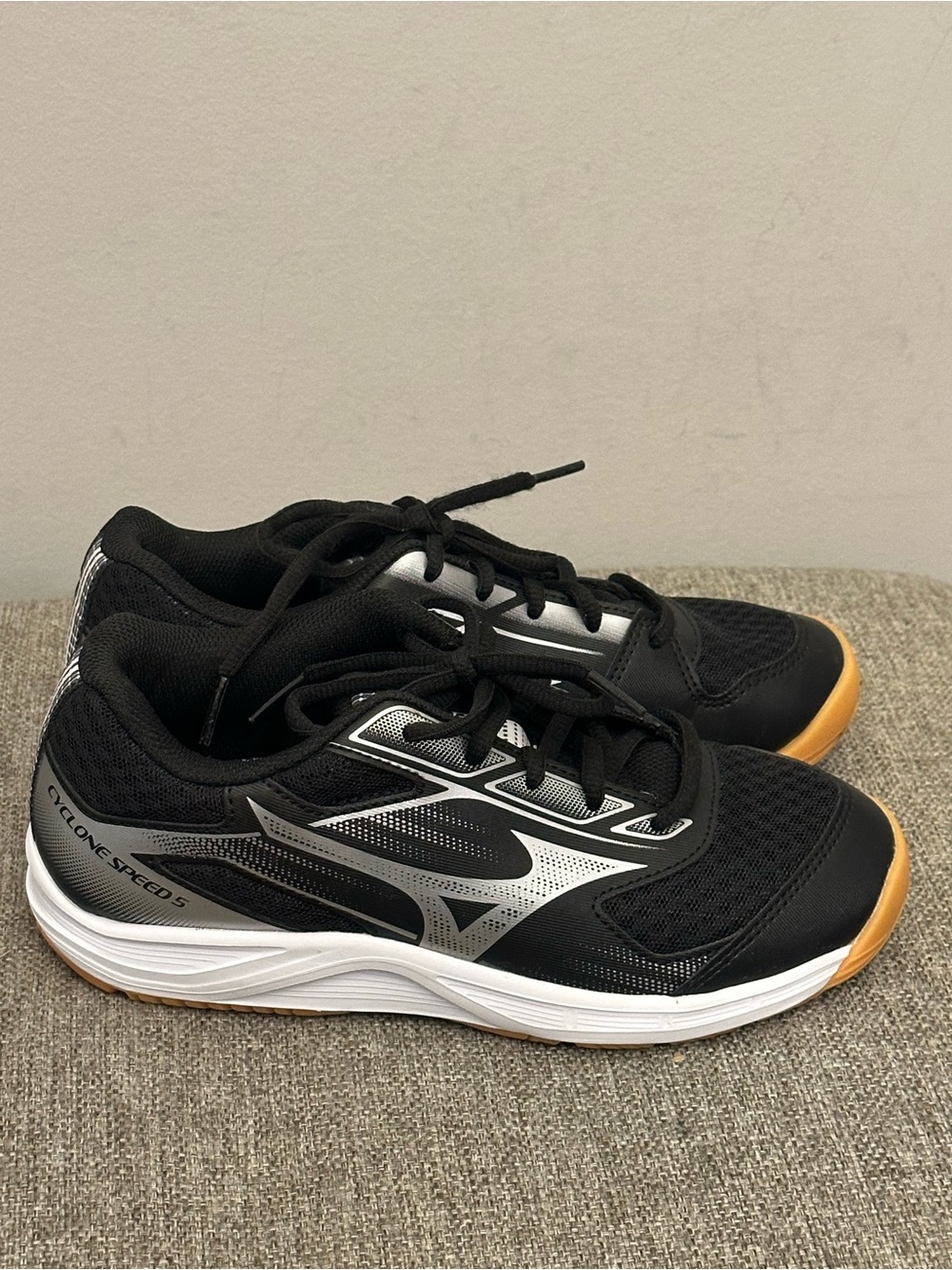 Mizuno Cyclone Speed 5 Black Silver Indoor Training Shoes